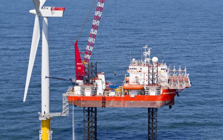 230mt Pedestal Mounted Crane, GMS Endeavour, Gulf Marine Services