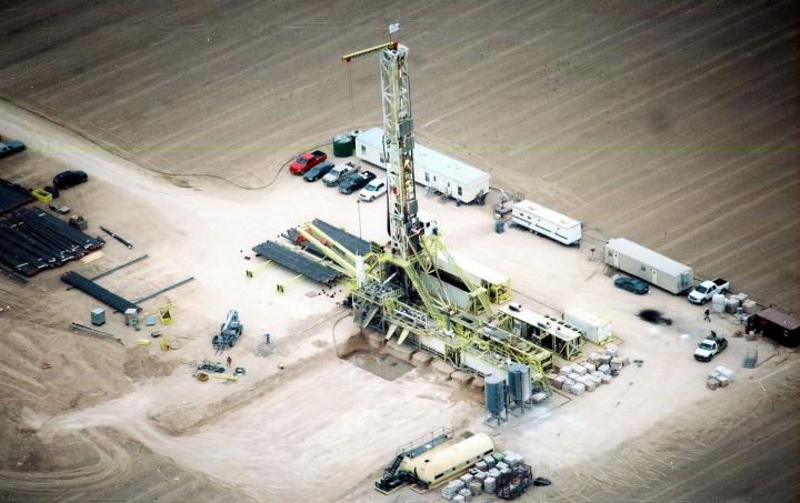 Land and Offshore Containerised Drilling Rig LOC 250