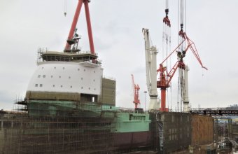 Huisman reaches 100 Mast Crane track record