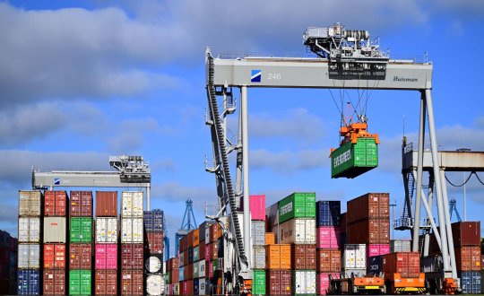 Container handling cranes